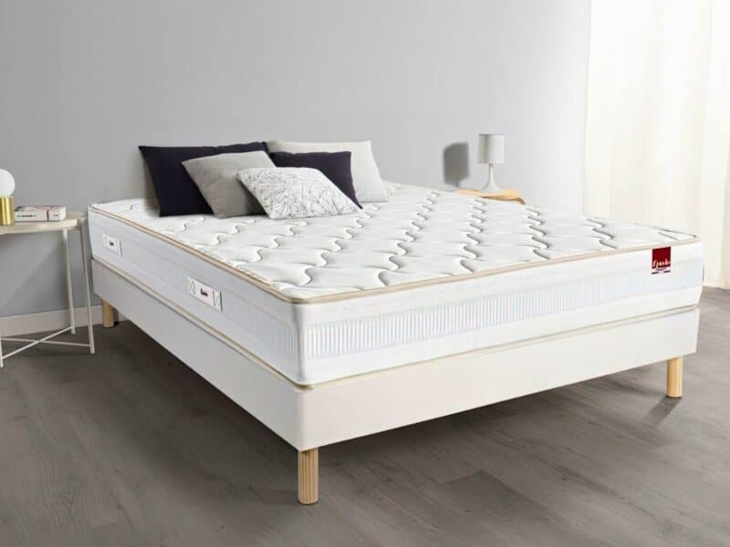 Matelas blanc Vitafoam lit chambre minimaliste couche mousse haute densité sommeil