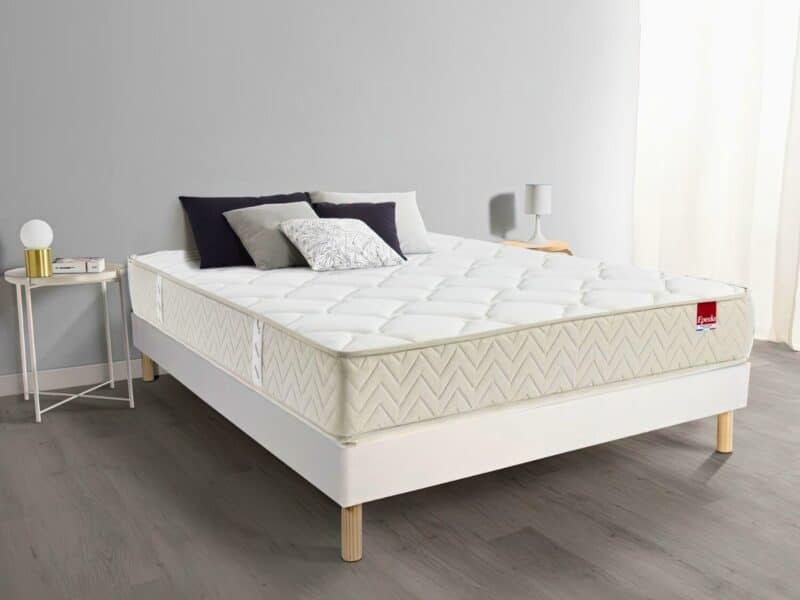 Matelas blanc Vitafoam lit minimaliste chambre couche mousse haute densité soutien epeda