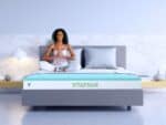 Femme matelas Vitafoam mousse viscoélastique chambre moderne confort sommeil profond Madagascar