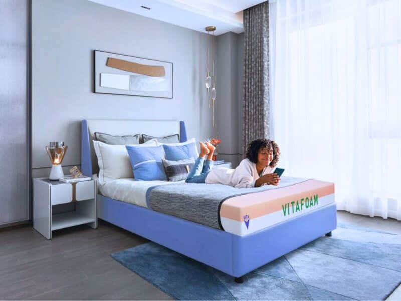 Chambre hôtel couple matelas Vitafoam couche mousse viscoélastique accueil moelleux soutien